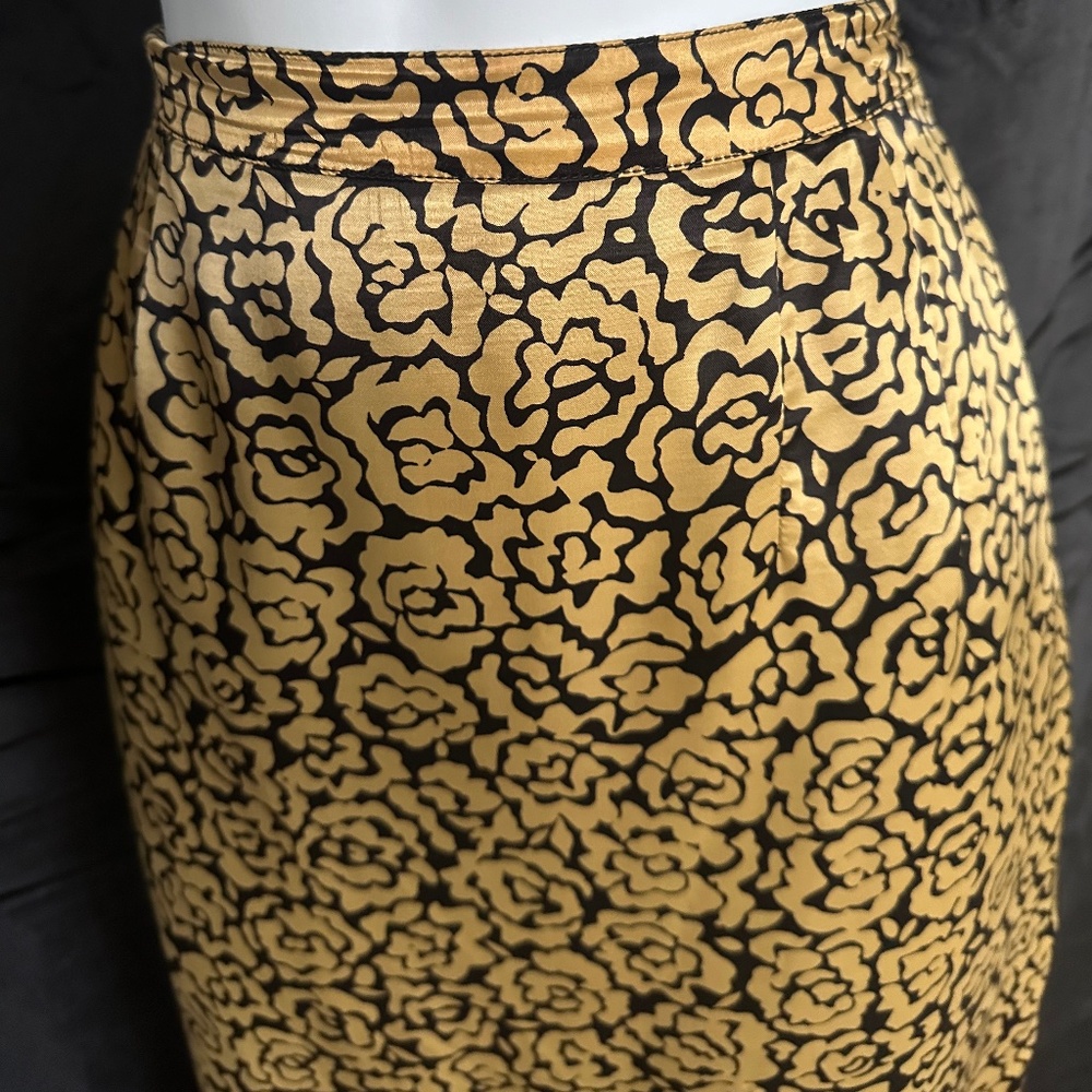 Women’s black and gold satin midi skirt with flounce, size 10 - Picture 4 of 6